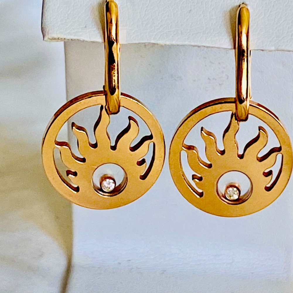 Authentic CHOPARD 18k Yellow Gold Happy Diamonds Sunburst Earrings